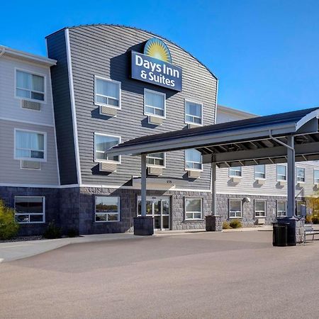 Days Inn & Suites By Wyndham Warman Exterior photo